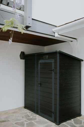 Keter ESSENTIAL 6×4 kerti tároló ház – műanyag kerti fészer, sötétszürke/fekete