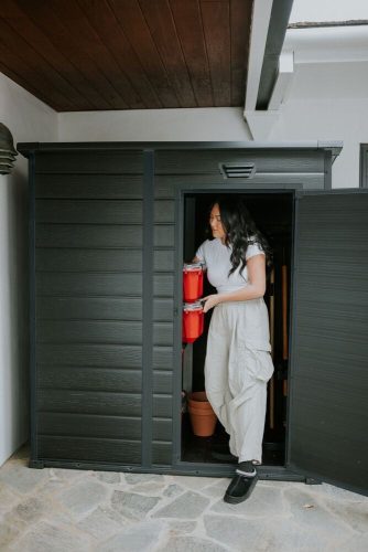 Keter ESSENTIAL 6×4 kerti tároló ház – műanyag kerti fészer, sötétszürke/fekete