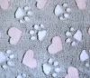 Petsy Heart big kisállat takaró - 120x70 cm - Mancs és szív mintájú