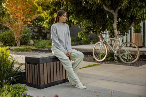 Keter KENTWOOD kerti tároló box – 190 L, ülhető párnatartó, walnut